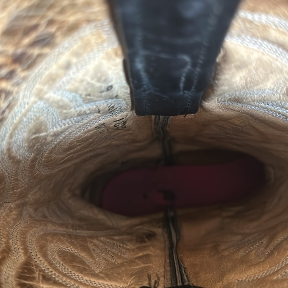 Boots - Picture 7 of 16